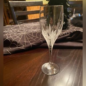 Mikasa Flame D’Amore Wine Glasses